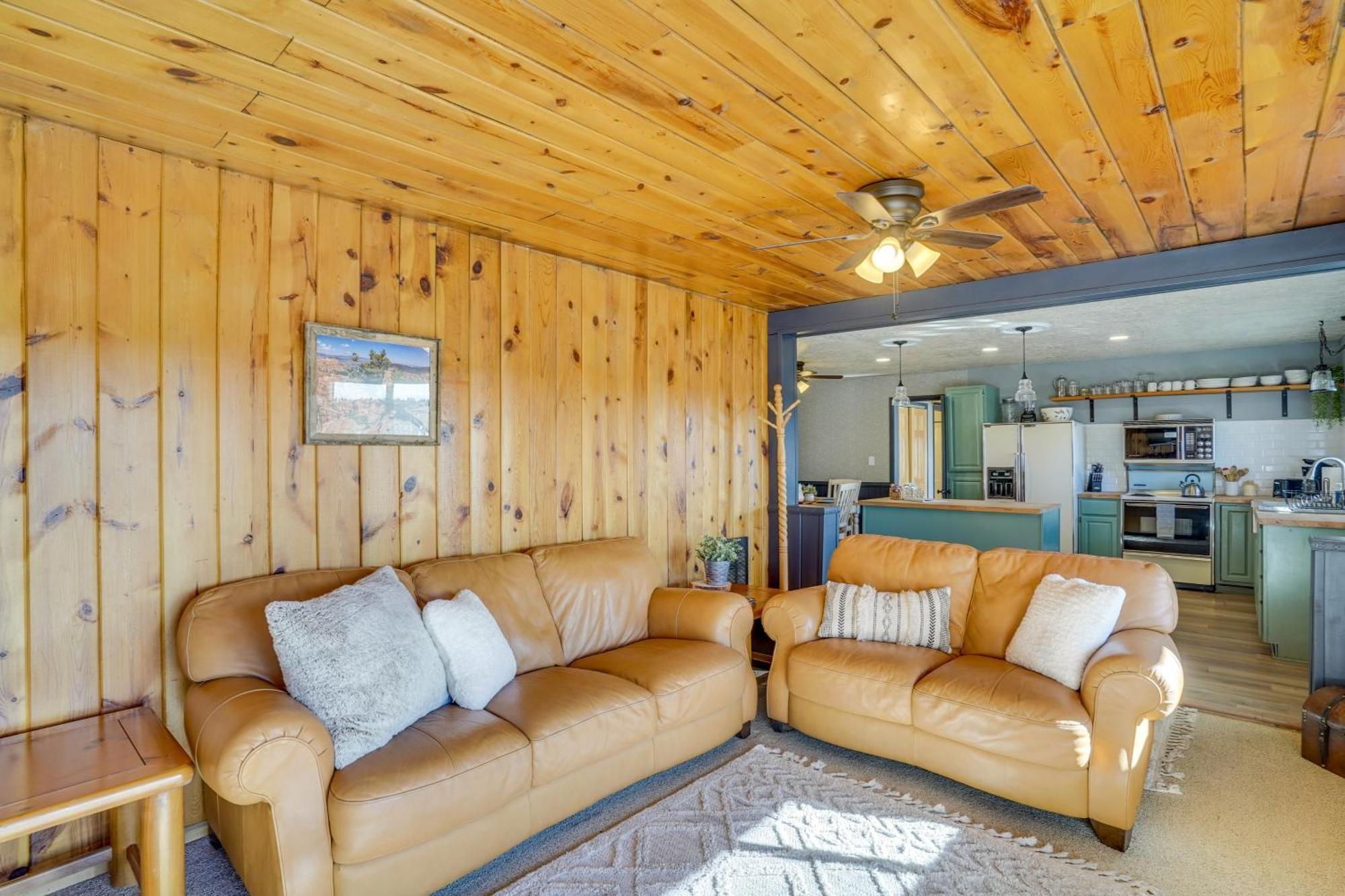 Pet-Friendly Duck Creek Village Retreat With Deck! Eksteriør bilde